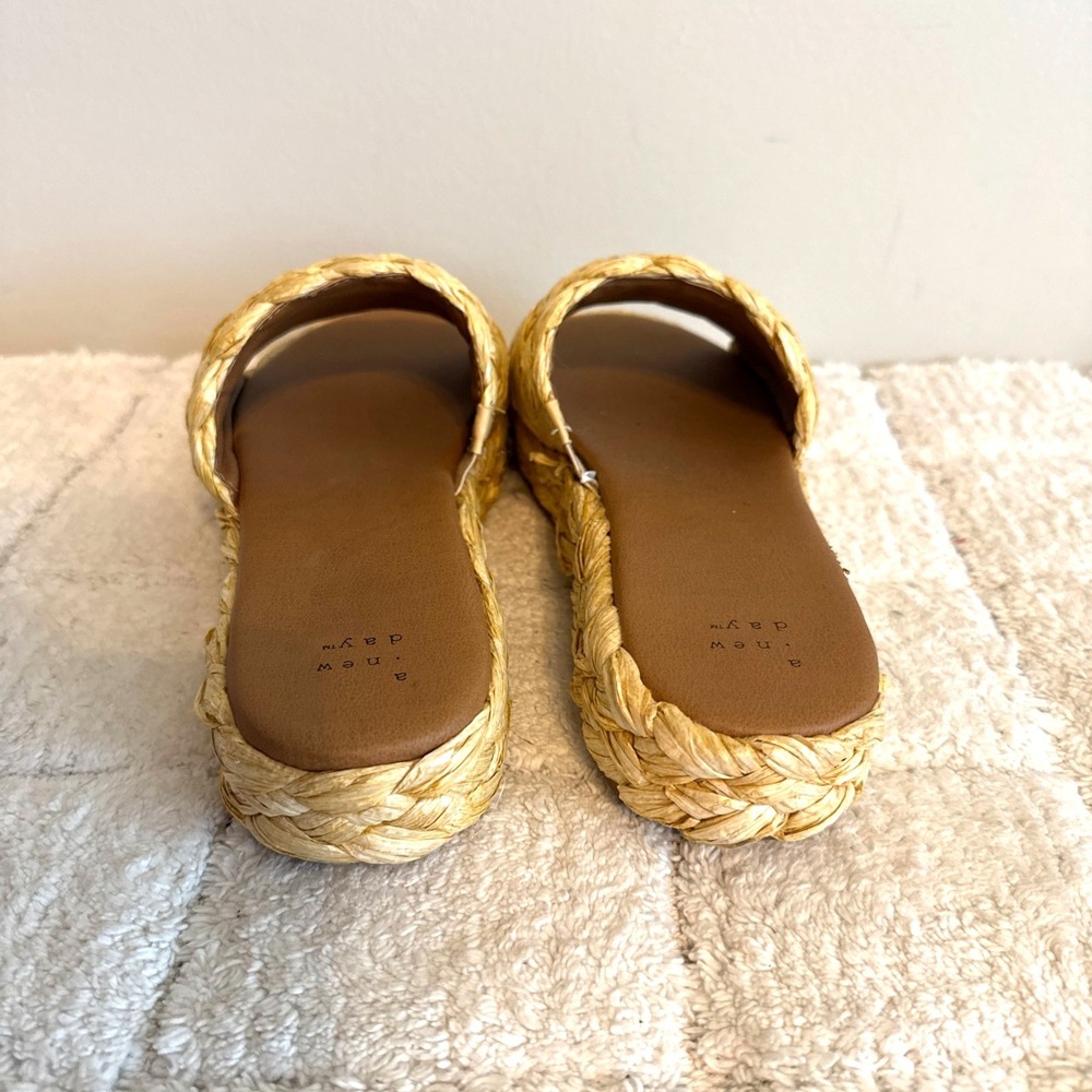 A New Day Woven Slide Sandal Size 9 Summer Vacation Coastal Beach Outdoors - Picture 2 of 9